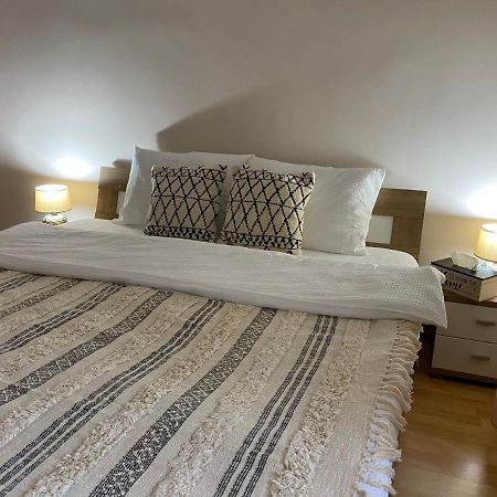 Sellada Apartament - Free Private Parking,Ac,Wi-Fi Carei Exterior photo