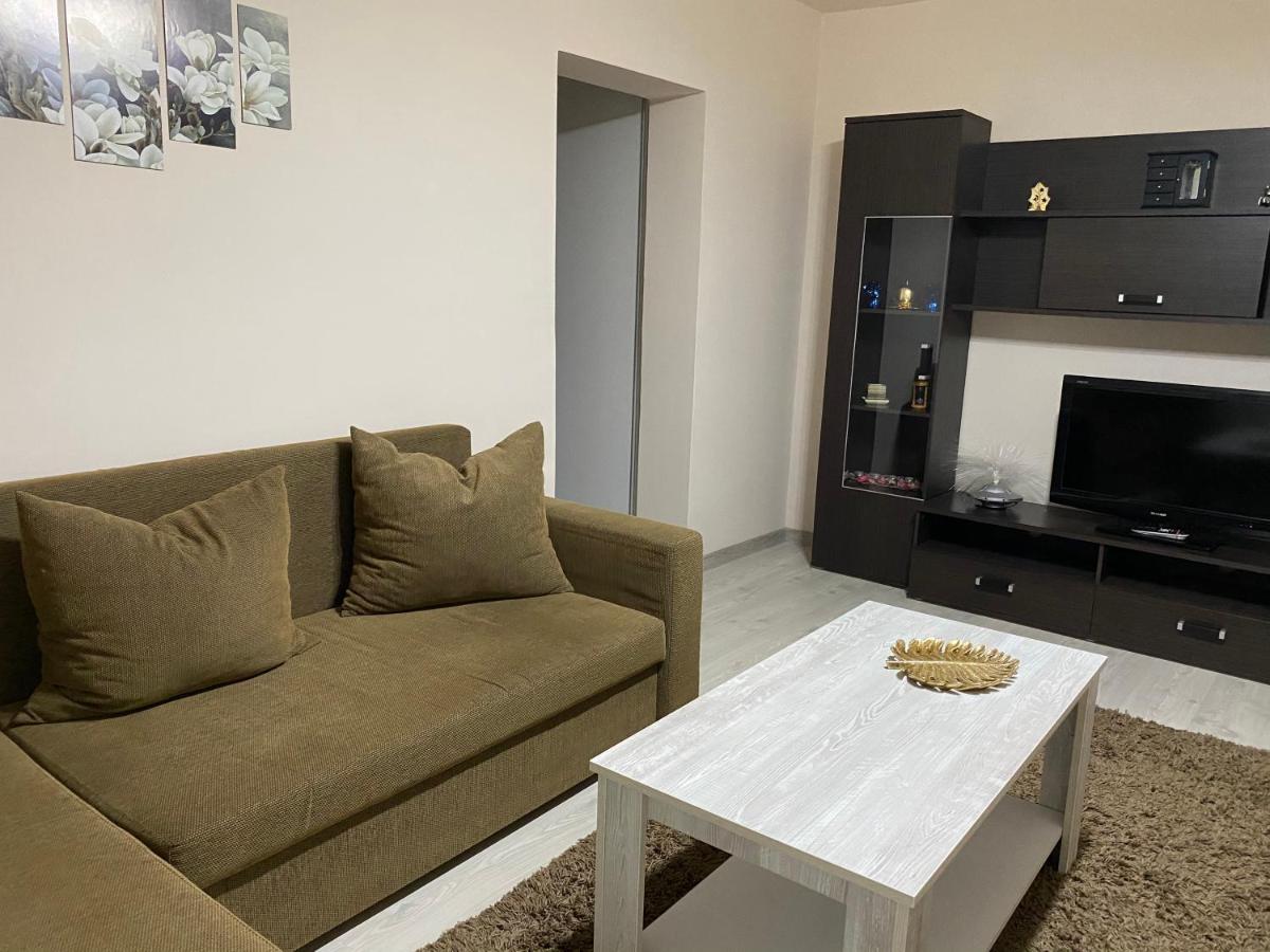 Sellada Apartament - Free Private Parking,Ac,Wi-Fi Carei Exterior photo