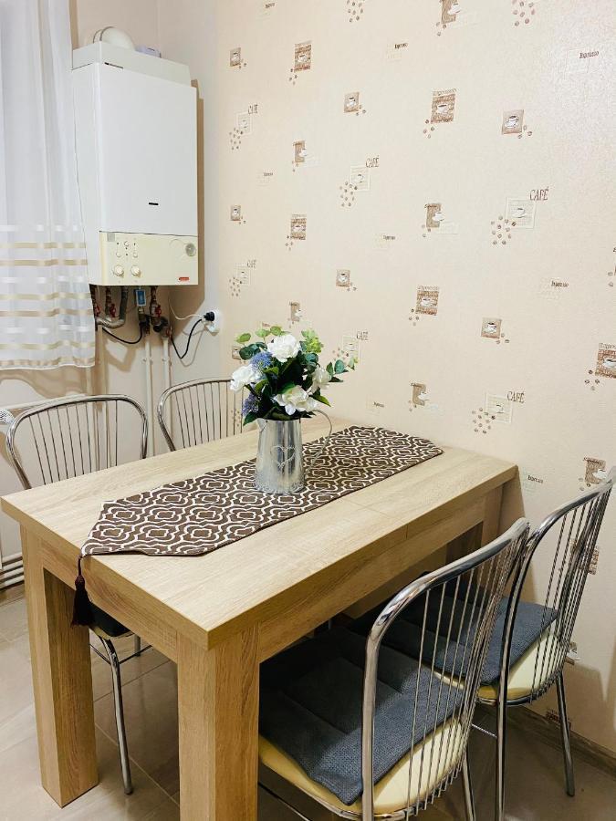 Sellada Apartament - Free Private Parking,Ac,Wi-Fi Carei Exterior photo